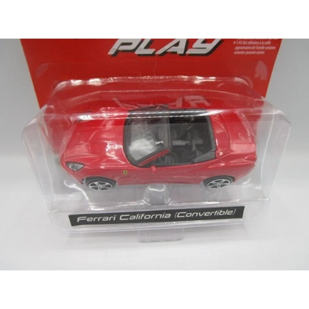 Burago 1/43 Race & Play Ferrari California Convertible Die Cast Car